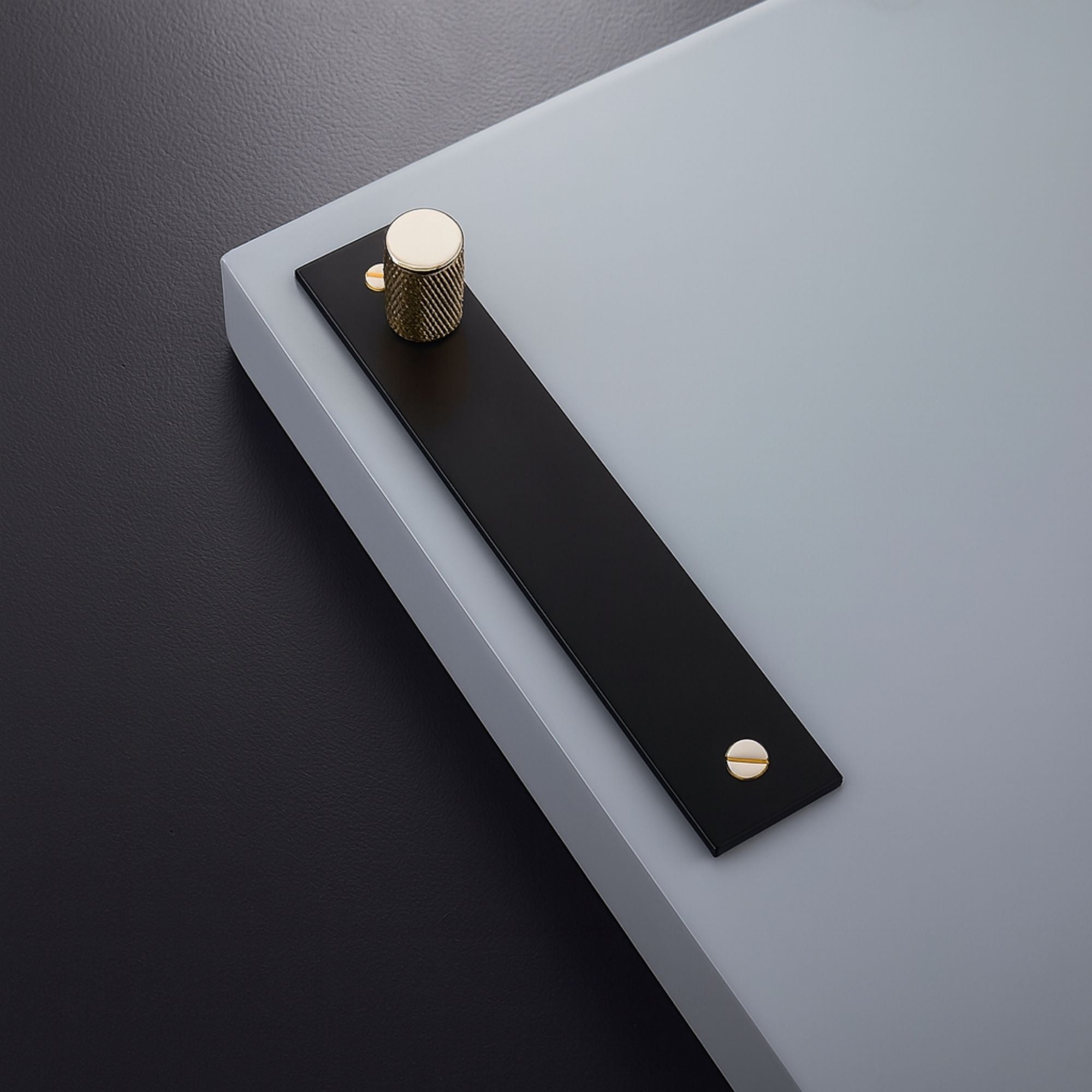 Maniglia 5005 | Zigrinata | Ottone + Nero