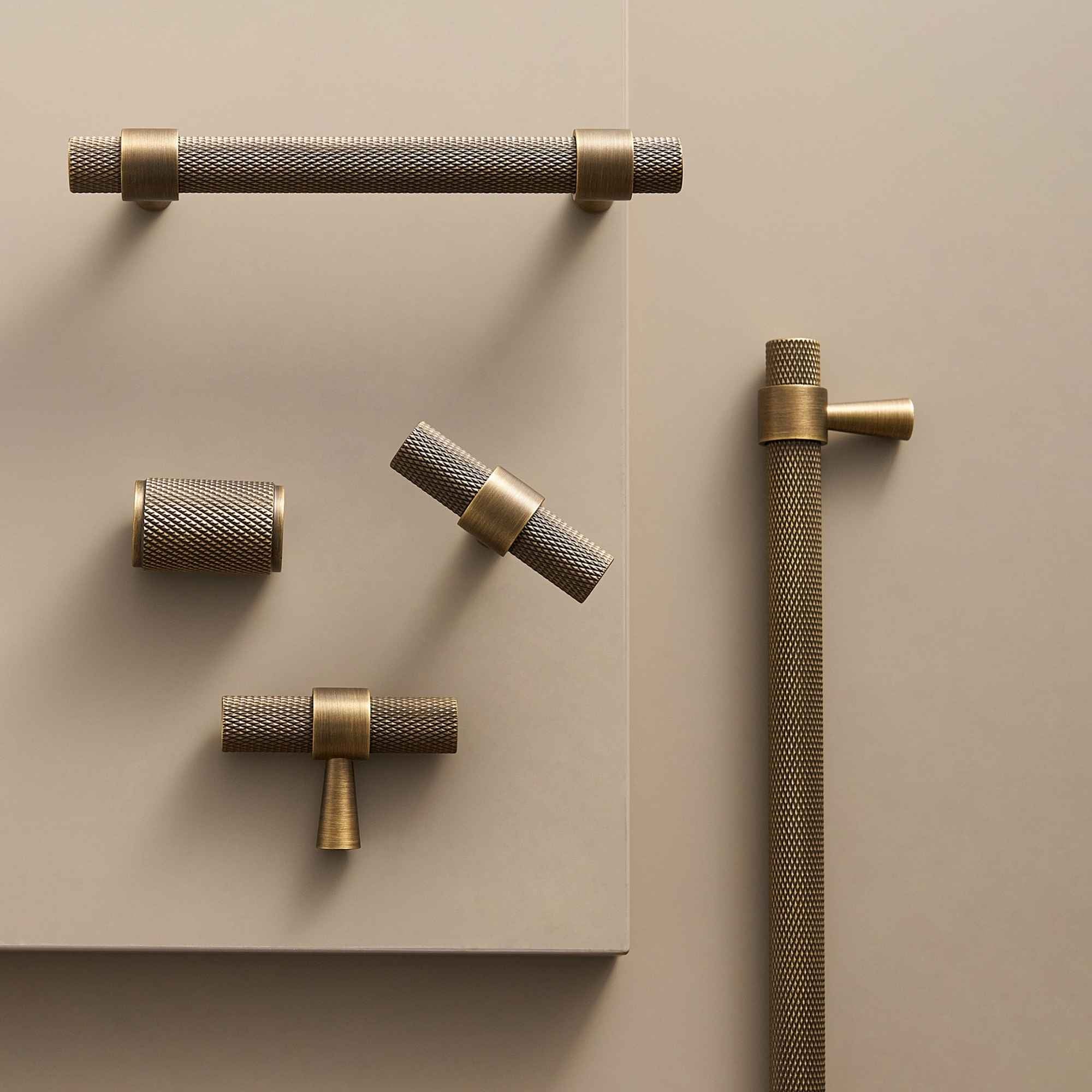 Handle CH016 | Knurled | Antique Brass