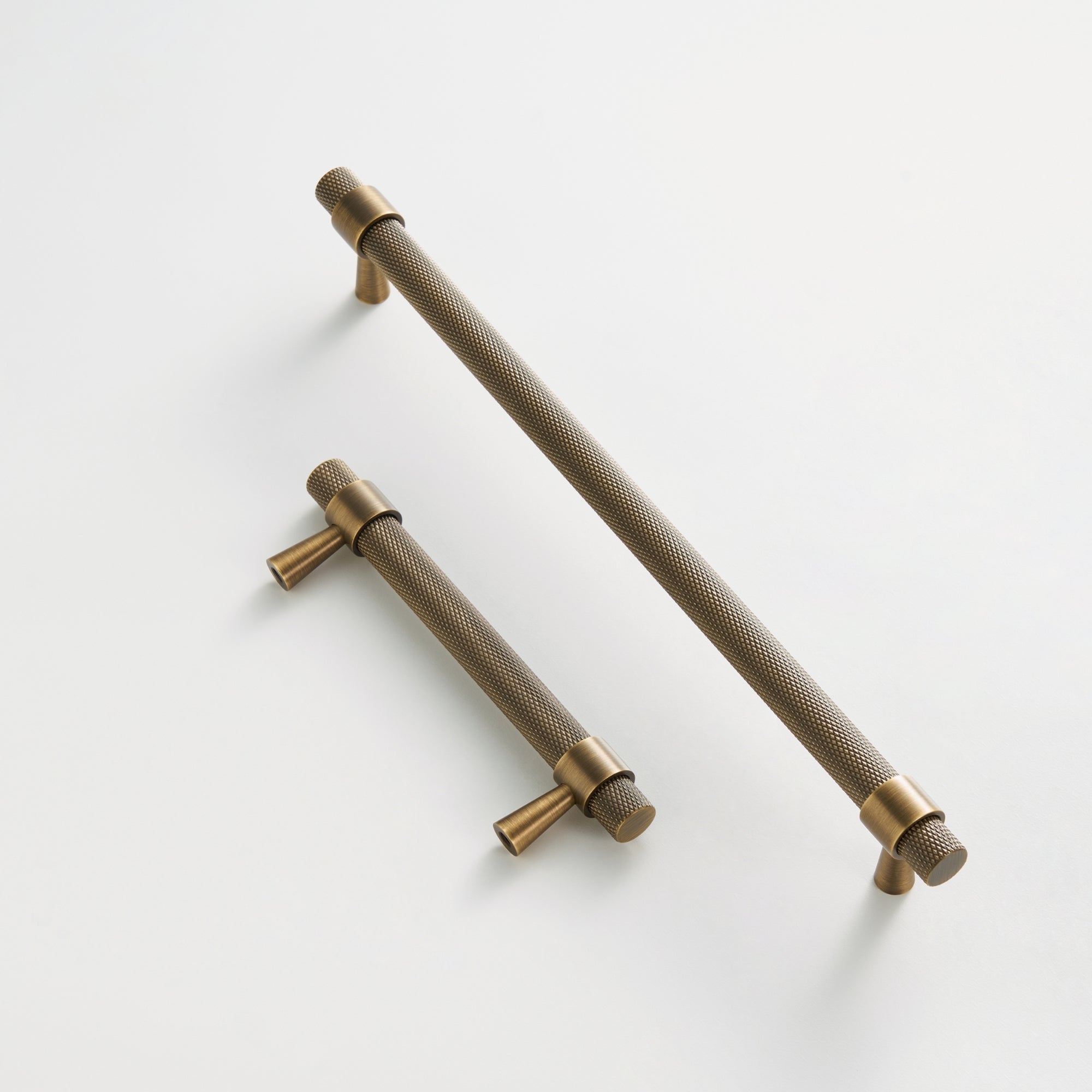 Handle CH016 | Knurled | Antique Brass