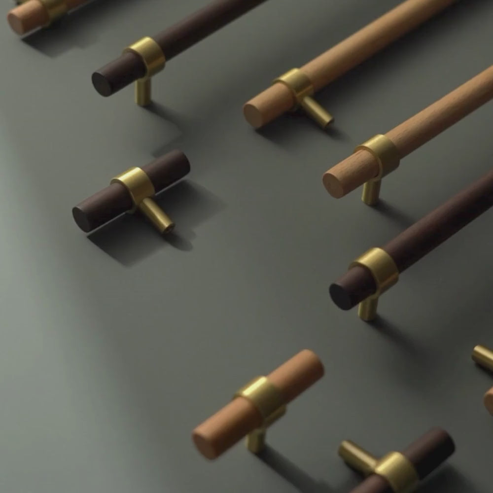 Handle CH025W | Walnut + Brass