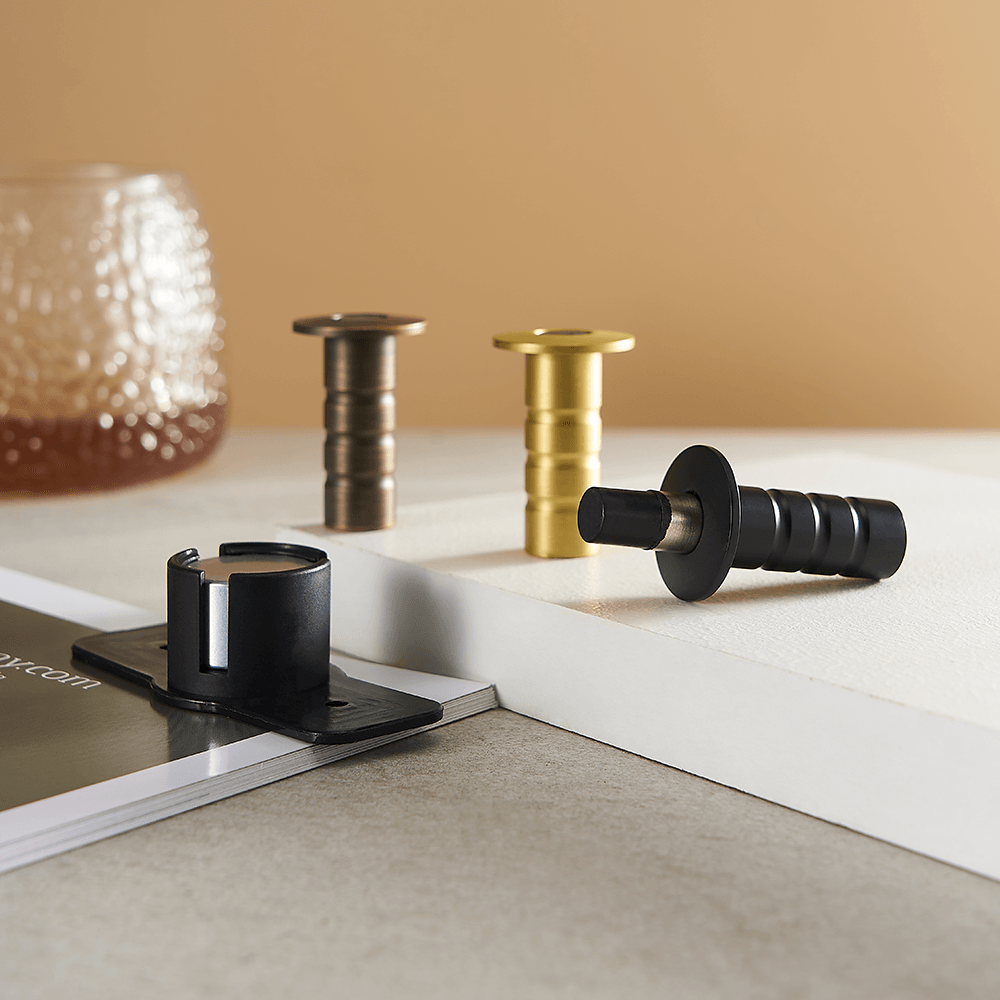 Matt Svart - Dooroom