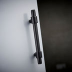 Handtag 3074 | Solid mässing | Svart - Dooroom